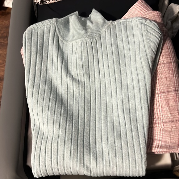 BNWOT Tristan Blue Ribbed LS Turtleneck - Picture 5 of 5